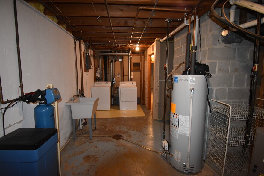 Landry /Utility/ Storage - 6706 Spring Grove Ct