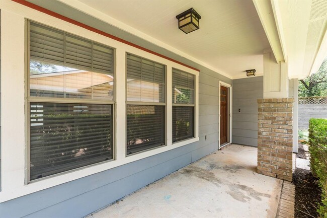 Building Photo - 13604 Caldwell Dr