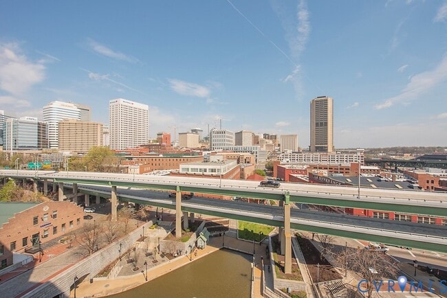 Building Photo - 301 Virginia St