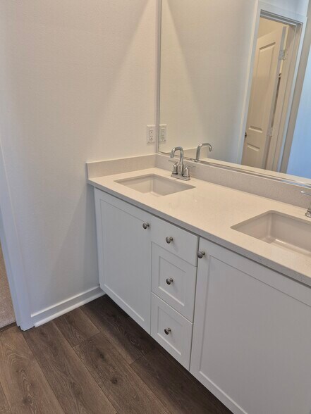 Building Photo - 34543 Ciruela Ave