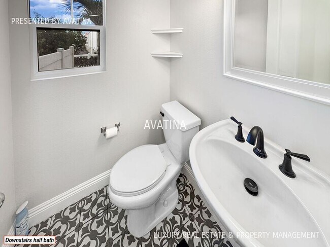 Building Photo - 91-1031 Kaimalie Street-4E1