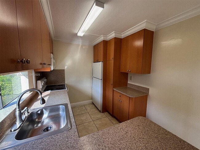 Building Photo - 17011 N Bay Rd