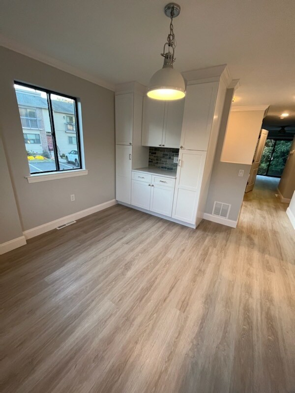 Building Photo - 330 Merwin Ave