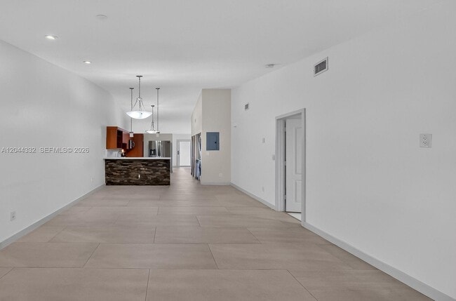Building Photo - 2141 W 53rd St