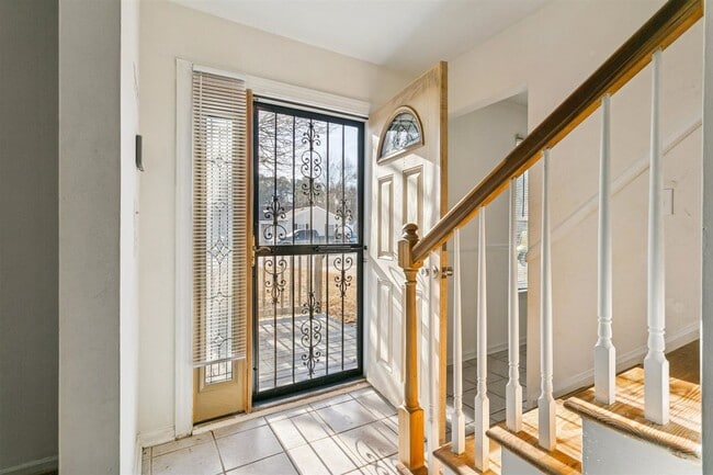 Building Photo - Comfortable Living with Private Yard, Deck & Easy Access to Ft. Eustis