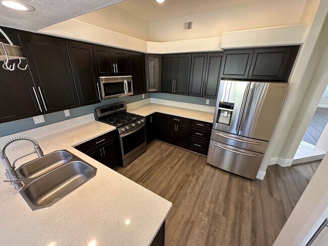 Building Photo - PROMOTIONAL - Tenant Signed Lease for 7/1/26 - Have the rest of June for free!!!!
