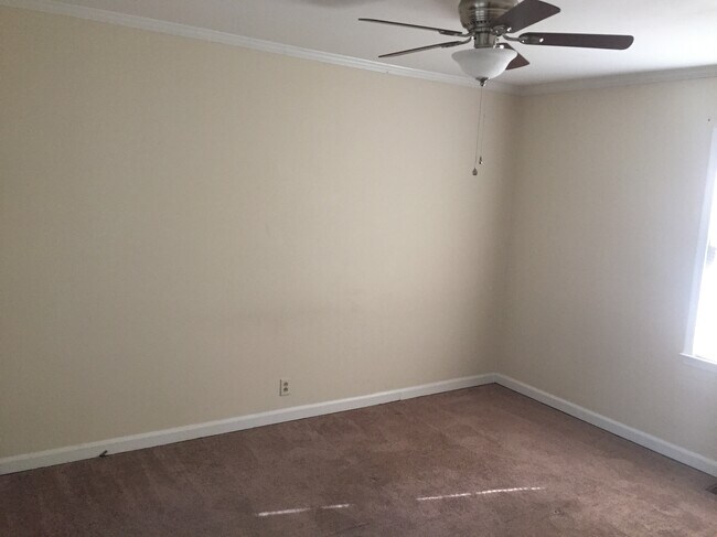 Building Photo - 607 S Woodrow St