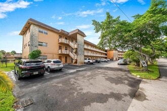Building Photo - 5031 W Oakland Park Blvd