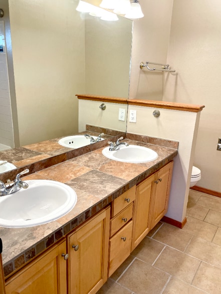 Building Photo - 1455 Gumwood Dr