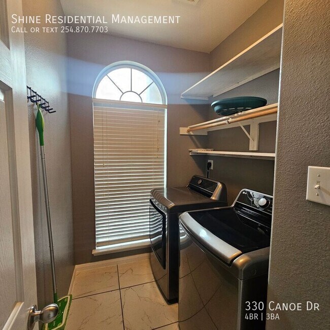 Building Photo - 330 Canoe Dr