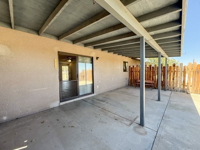 Building Photo - 75136 Cottonwood Dr