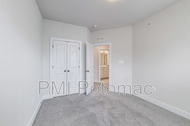 Building Photo - 2547 Auden Dr