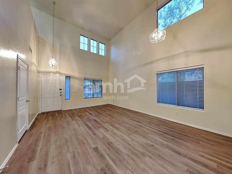 Building Photo - 3799 E Ironhorse Rd