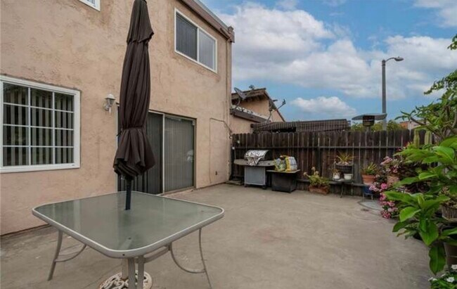Building Photo - 13010 Camino del Rey