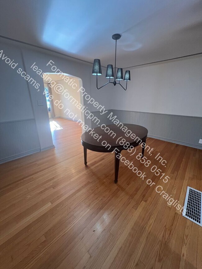 Building Photo - 629 Bellaire St