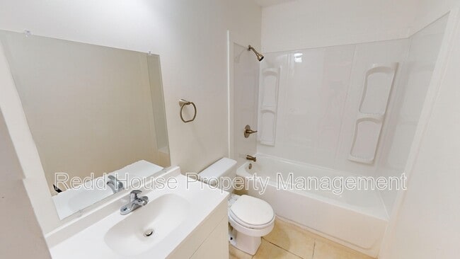 Building Photo - 204 Lowery St