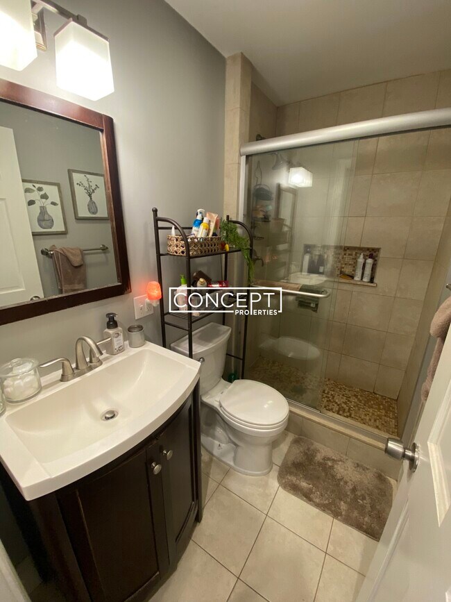 Building Photo - 16 Sewall St