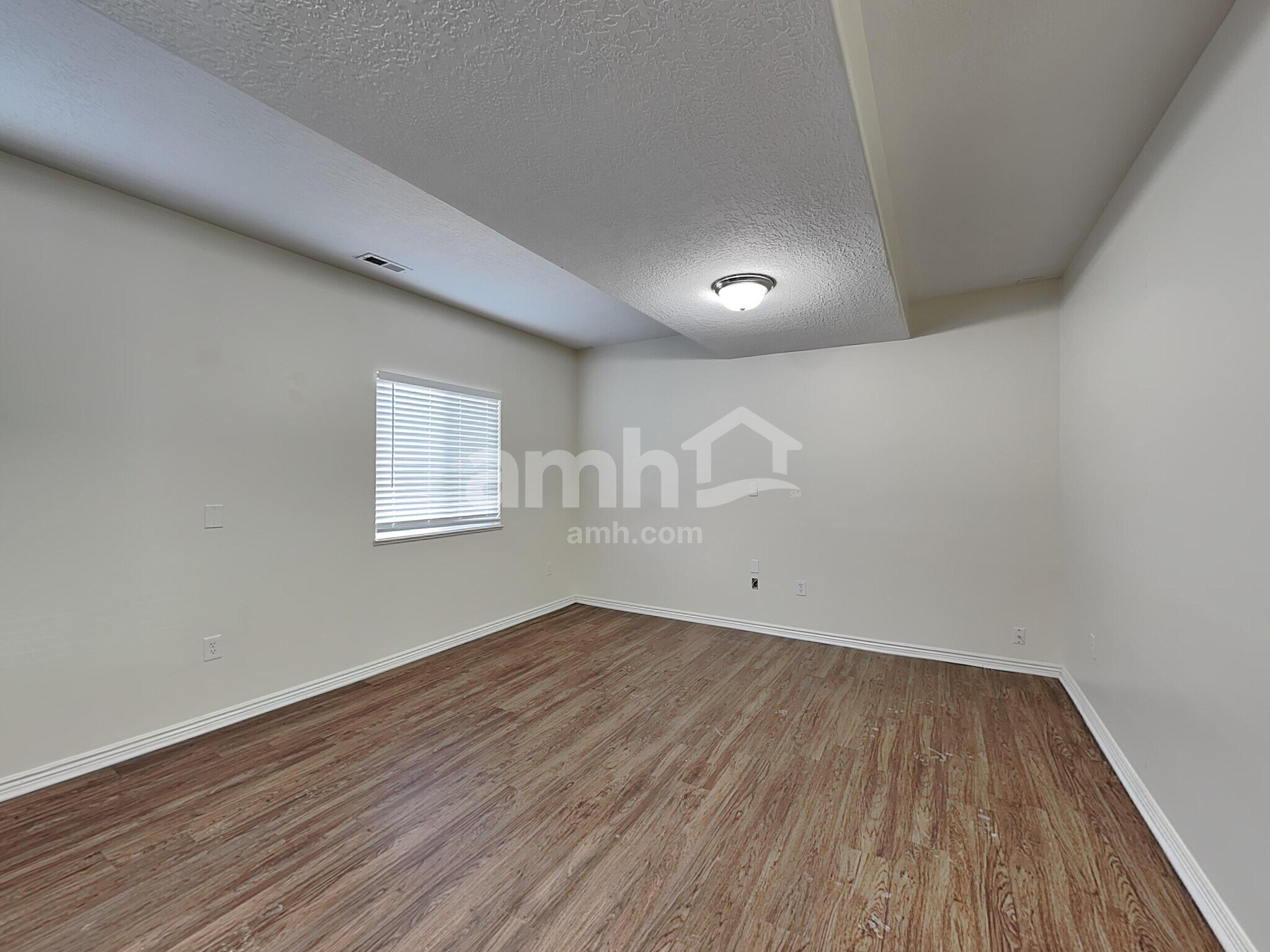 Building Photo - 2602 W 4050 S