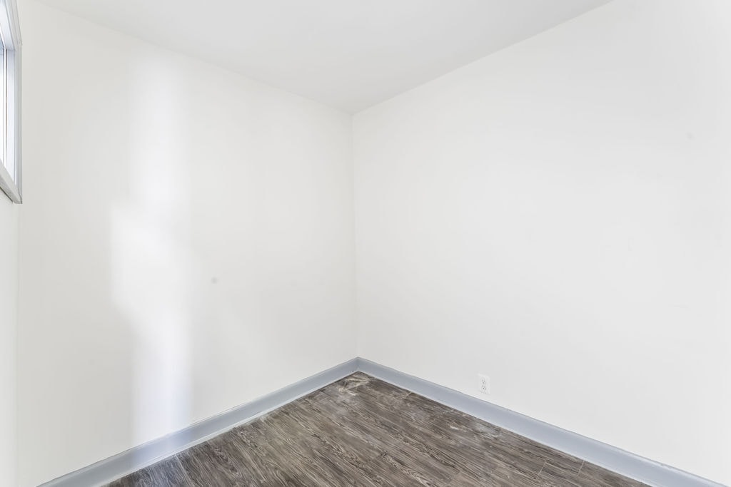 Building Photo - 549 9th St