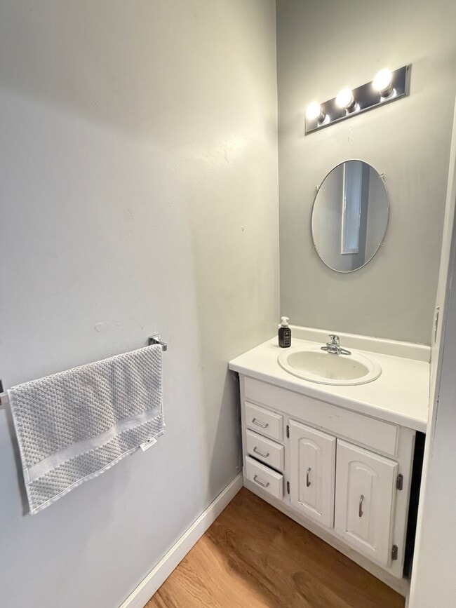 Building Photo - Large 3 Bedroom Open July 1st!