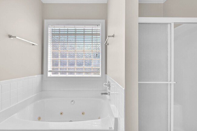 Building Photo - 4276 N Woodstock Dr