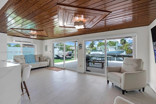 Building Photo - 125 Gardenia St