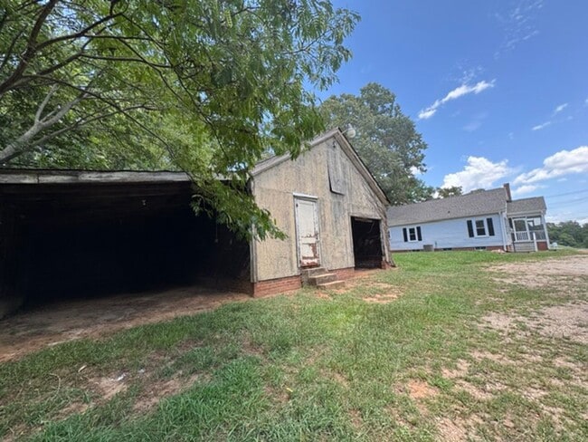 Building Photo - 481 S Suber Rd