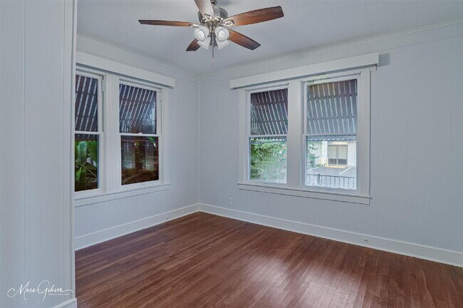 Building Photo - "Charming 3-Bed Oasis with Granite Touches & Hardwood Elegance in Bossier City!"