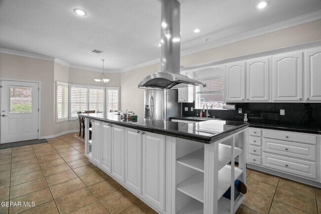 Building Photo - 6400 Franklin Crest Drive