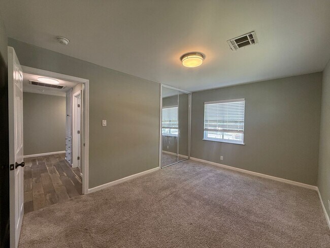 Building Photo - 37938 Palm Vista Ave
