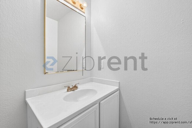 Building Photo - 6525 Meadow Way Ln