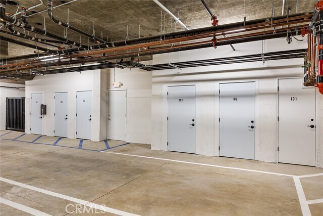 Building Photo - 89 N Grand Oaks Ave