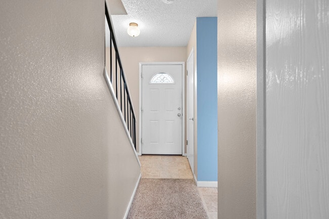 Building Photo - 2711 St Francis Dr