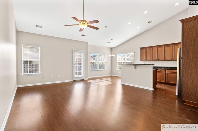 Building Photo - 825 Burnview Ln