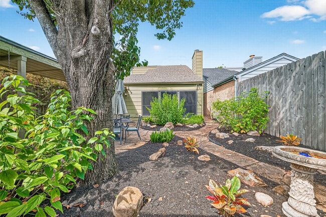 Building Photo - 1917 Trixie Ln