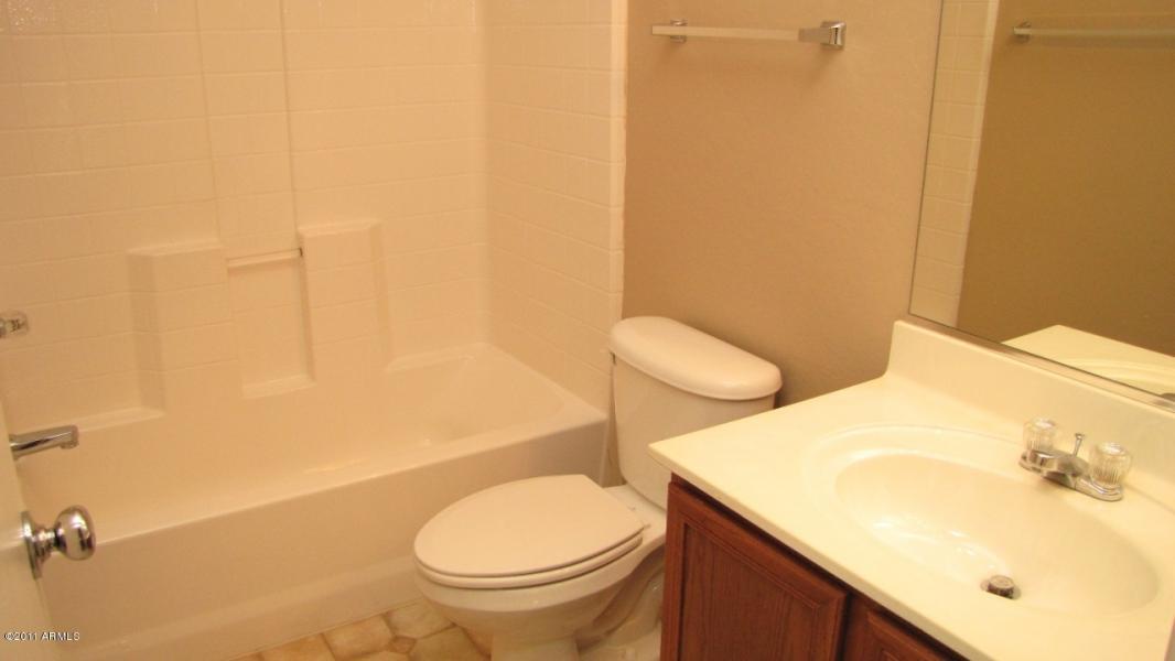 Building Photo - 1938 E Loma Vista St