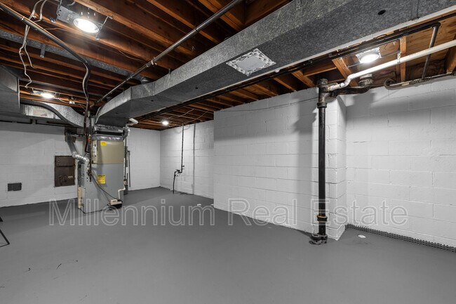 Building Photo - 31671 Nixon St