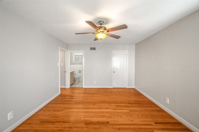 Building Photo - 3107 Prescott St