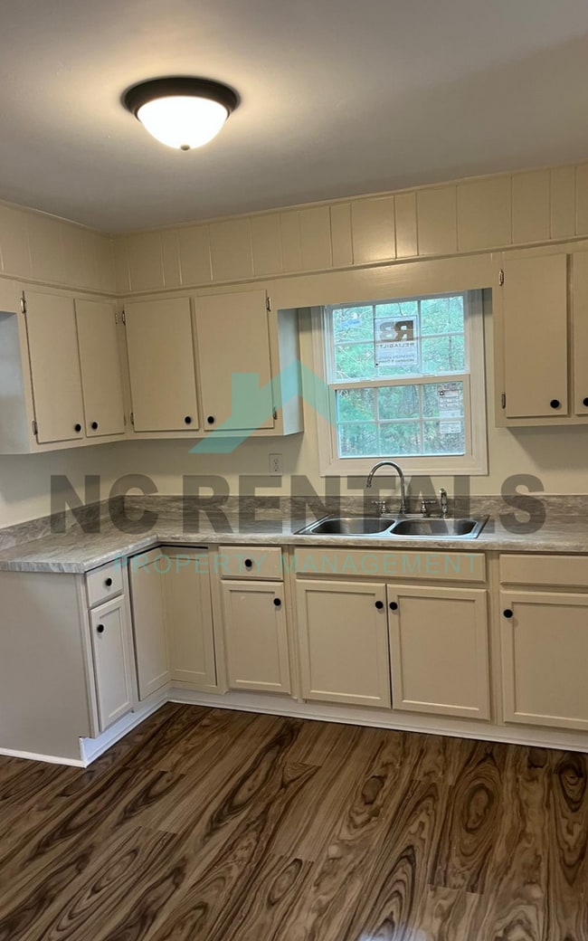 Building Photo - 1036 Brower Rd