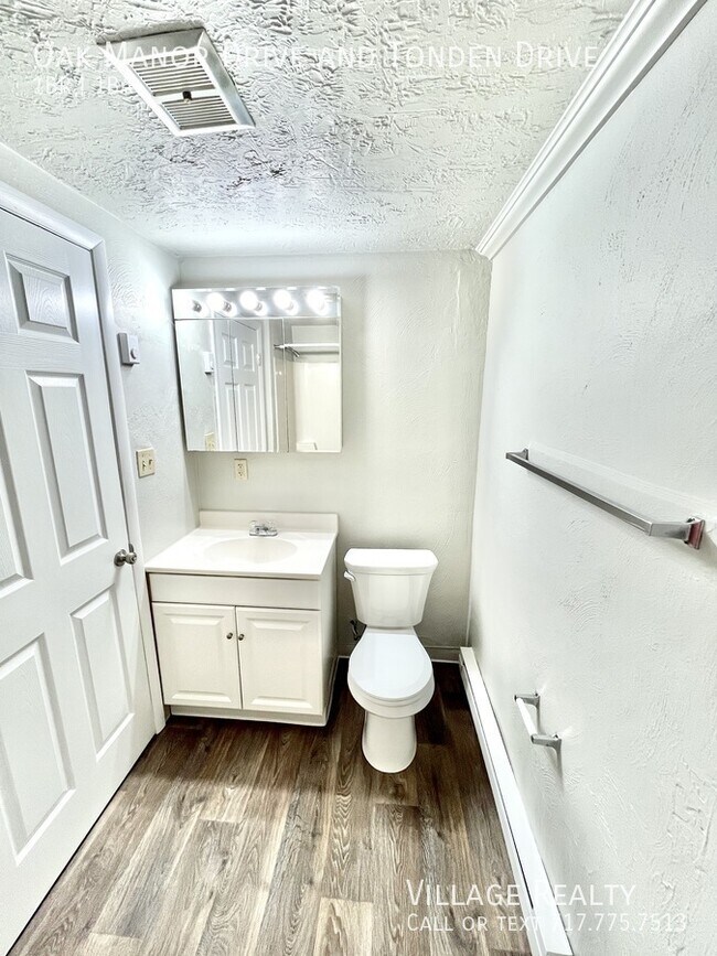 Building Photo - 204 Oak Manor Dr