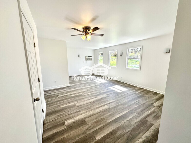 Building Photo - 4210 College Ave