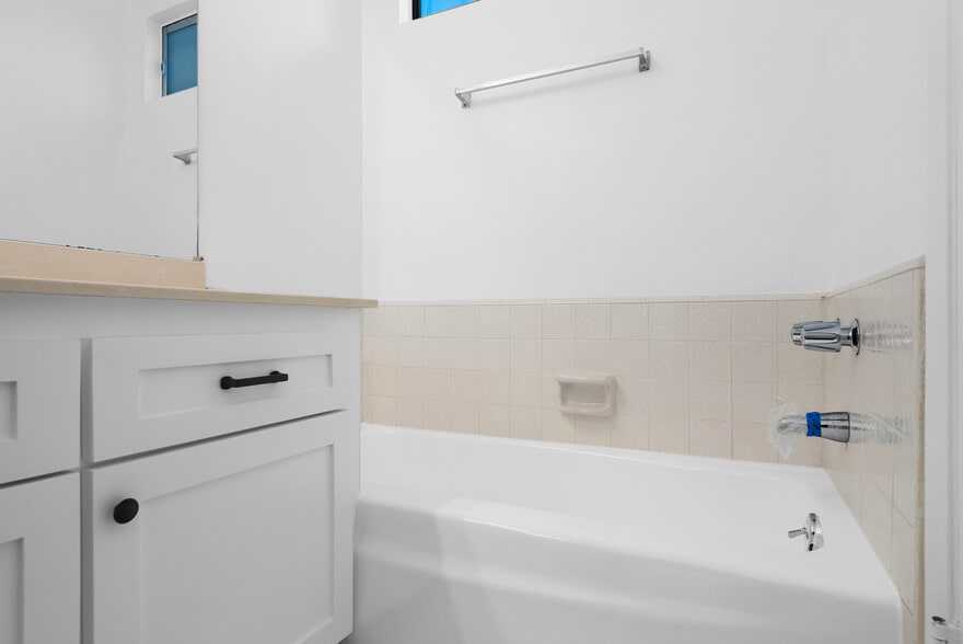 Building Photo - 824 S Shenandoah St