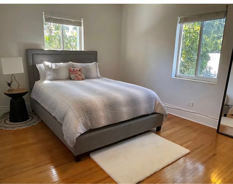 Building Photo - 1215 SW 13th Ave