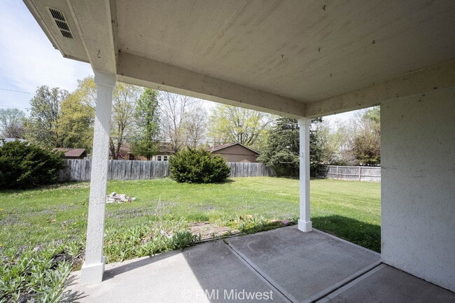 Building Photo - "Charming 3-Bed, 2-Bath Home in Indianapolis – Cozy 1196 Sq Ft Haven Awaits!"