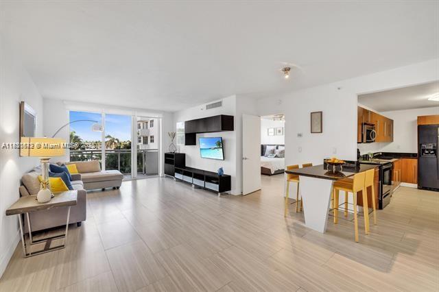 Building Photo - 3001 S Ocean Dr