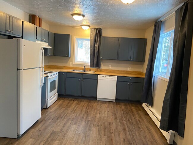 Building Photo - 200 W Heritage Drive