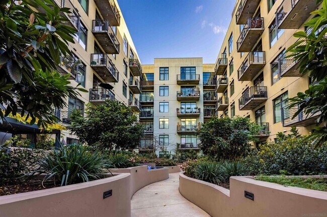 Building Photo - 1050 Island Ave