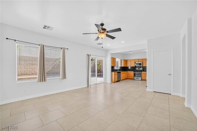 Building Photo - 2872 Strathallan Ave