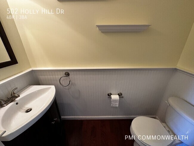 Building Photo - 502 Holly Hill Dr