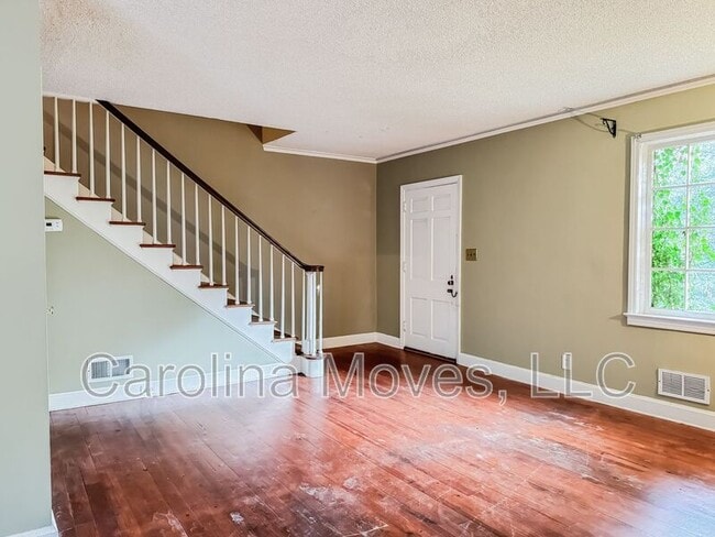 Building Photo - 2 Garraux St